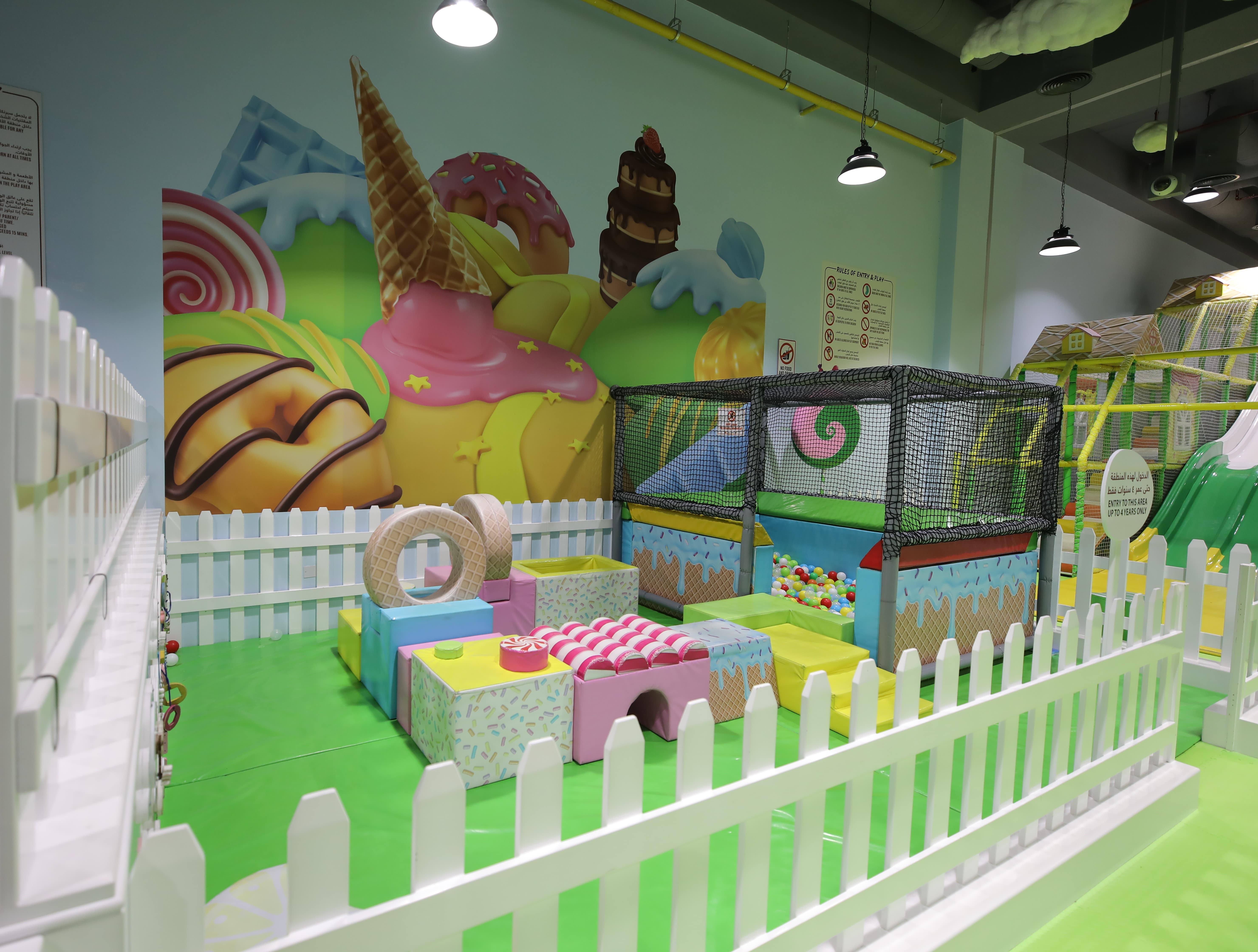 Sprinkles  Kids-Ball pool area